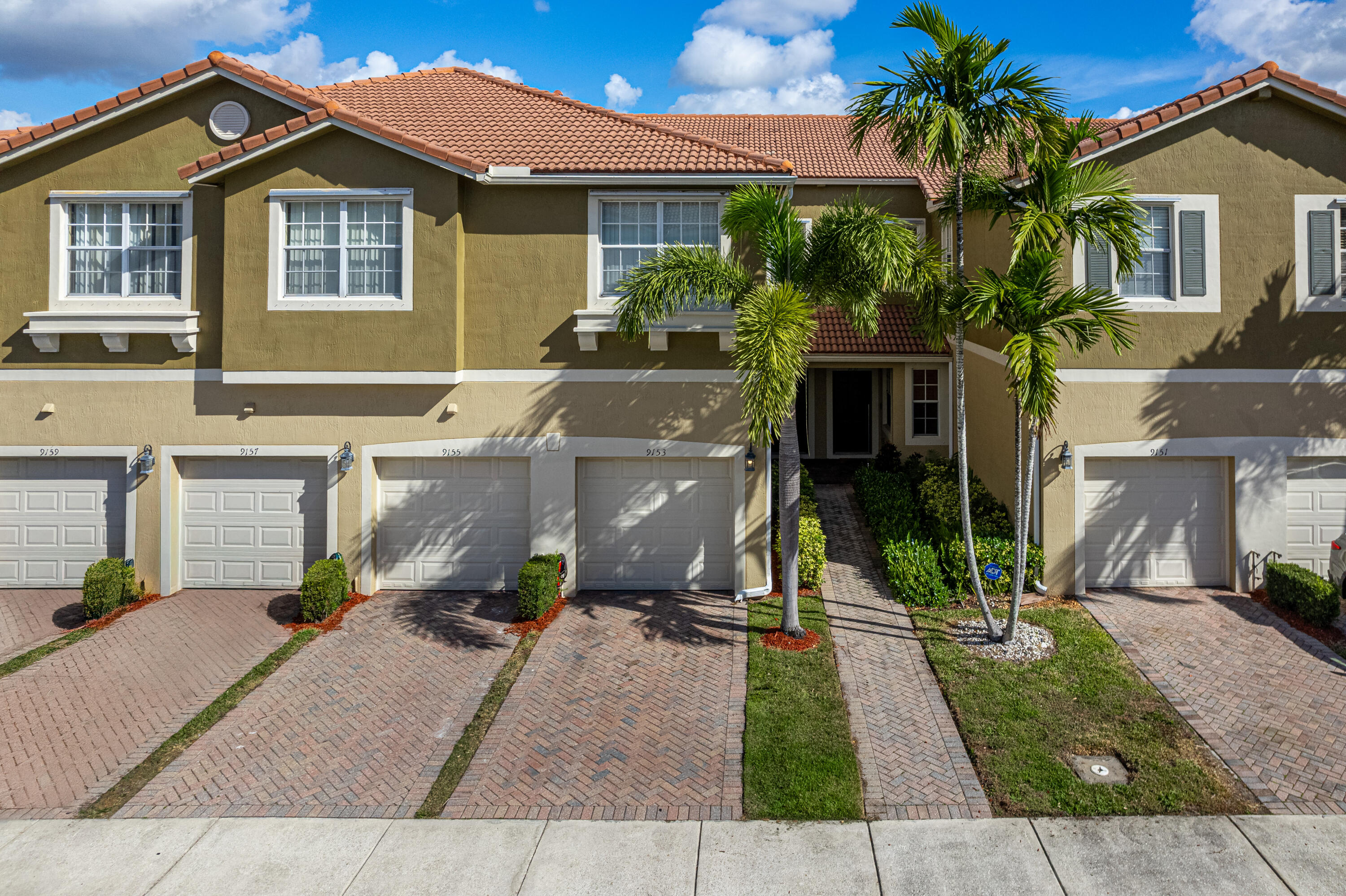 HAMPTON HILLS CONDO - Residential