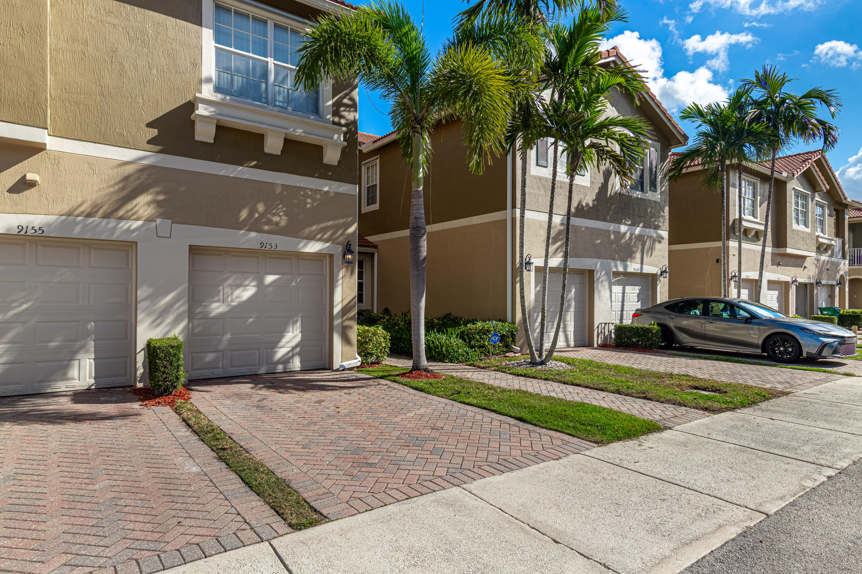 HAMPTON HILLS CONDO - Residential