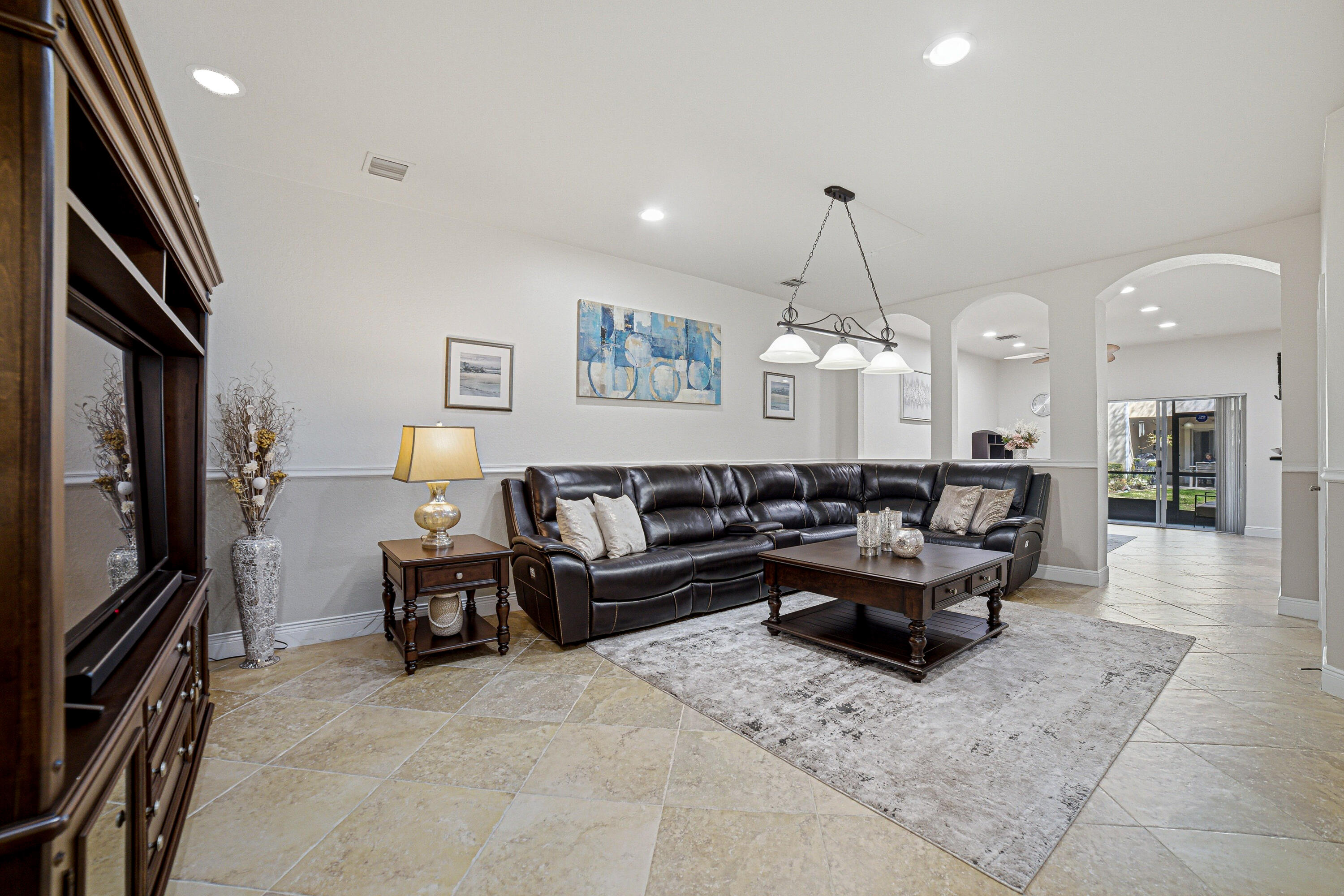 HAMPTON HILLS CONDO - Residential