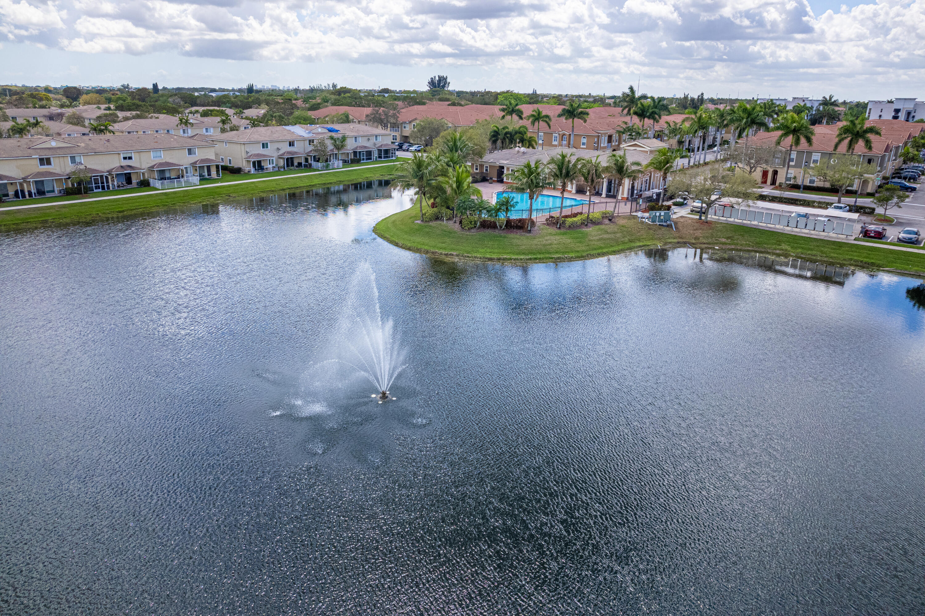 HAMPTON HILLS CONDO - Residential