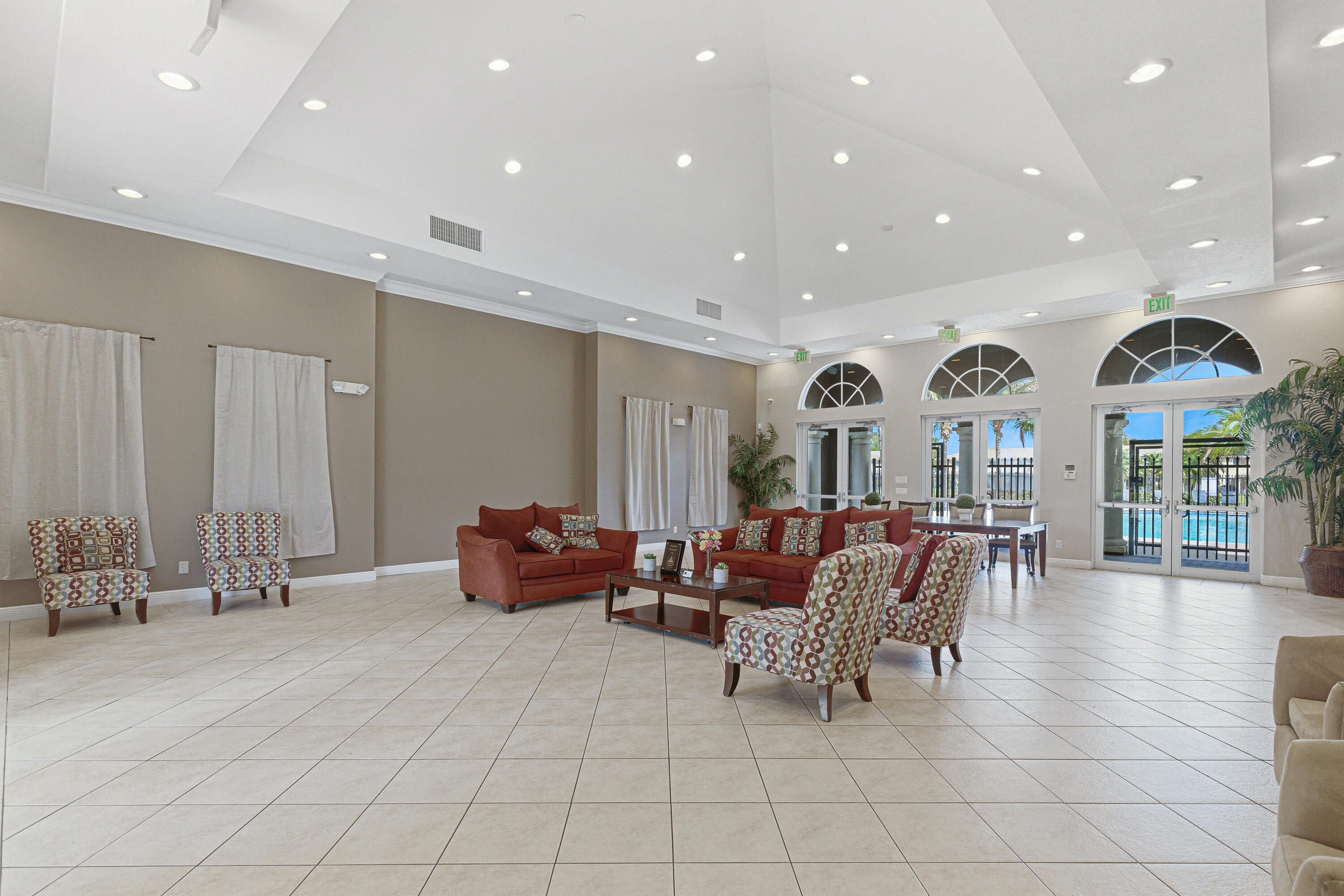 HAMPTON HILLS CONDO - Residential