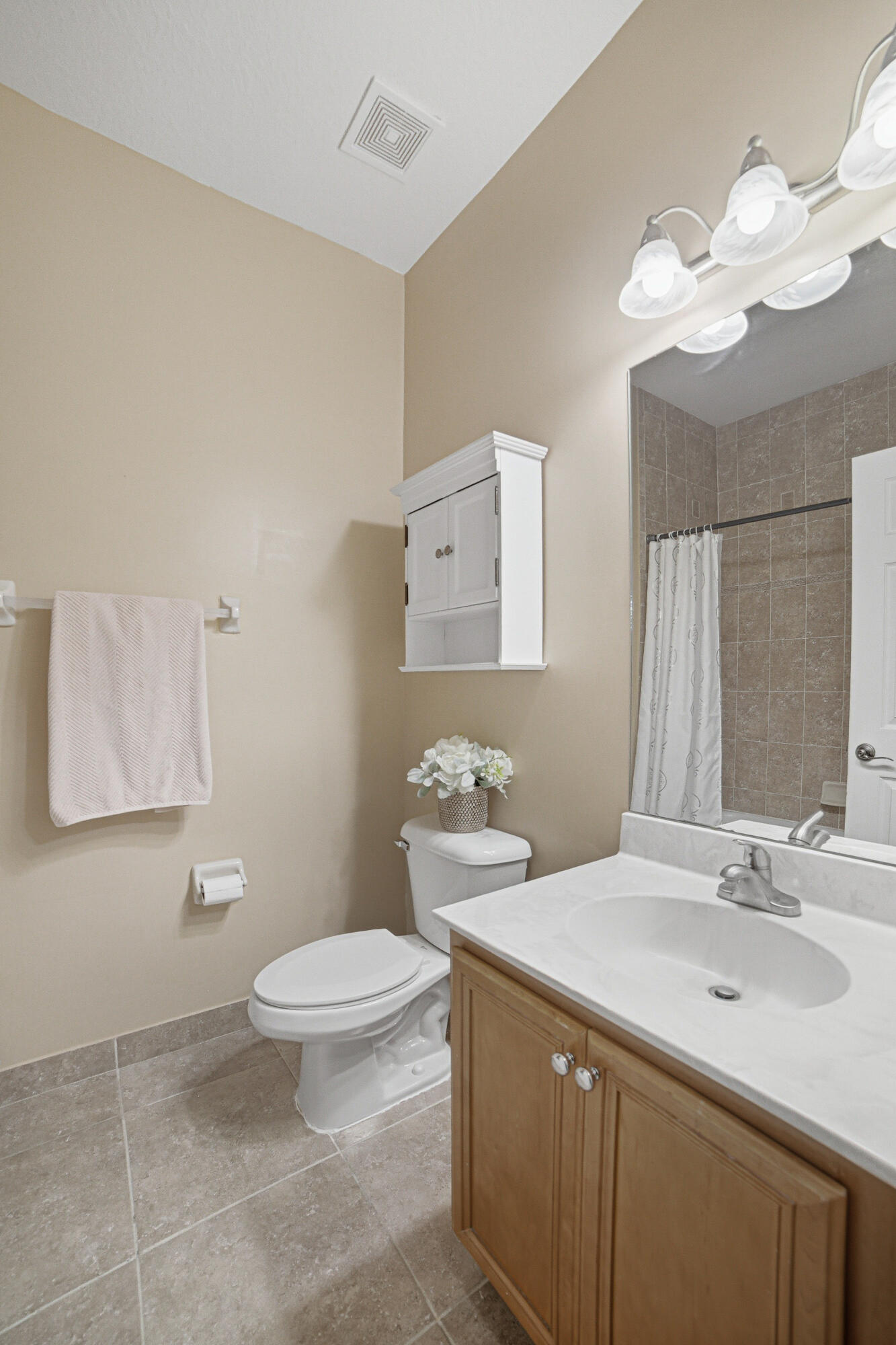 HAMPTON HILLS CONDO - Residential