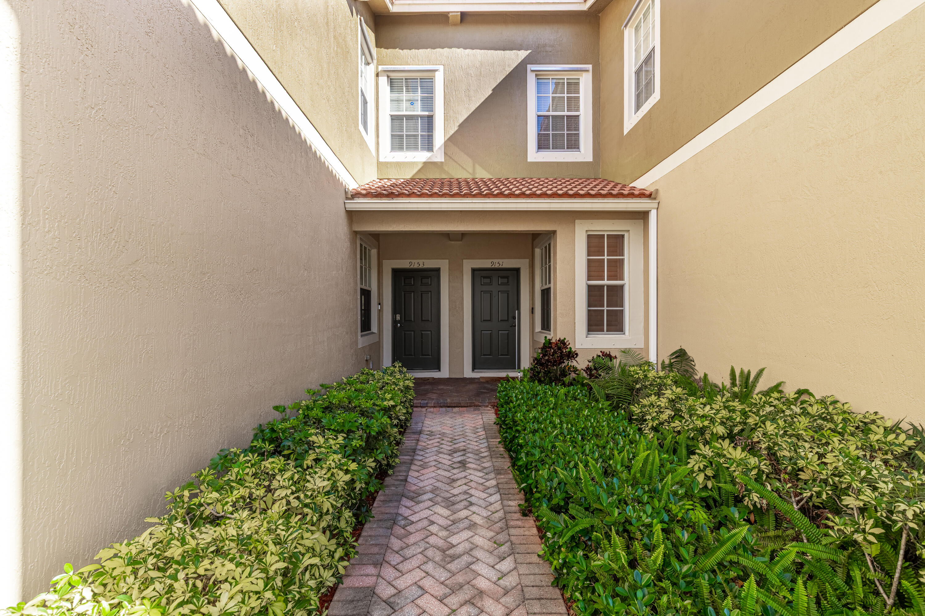 HAMPTON HILLS CONDO - Residential