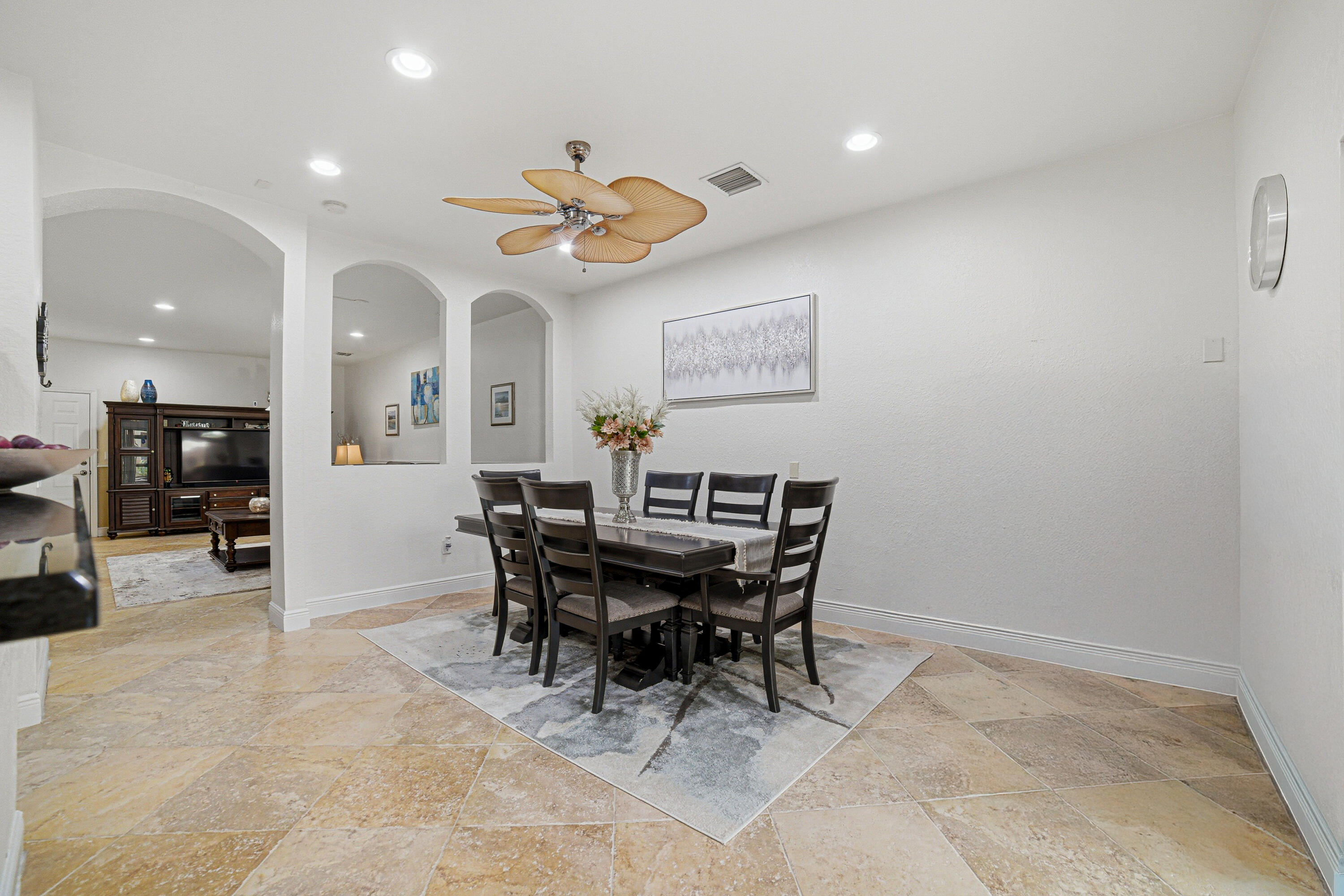 HAMPTON HILLS CONDO - Residential