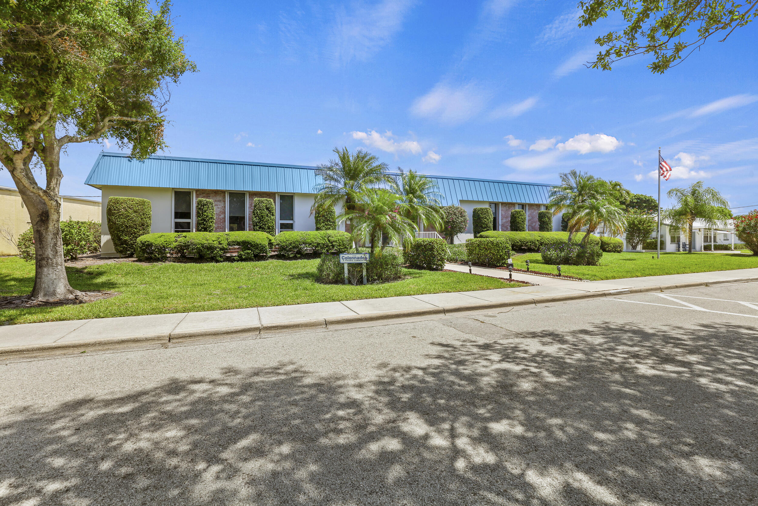 COLONNADES CONDOMINIUM NO 1 - Residential