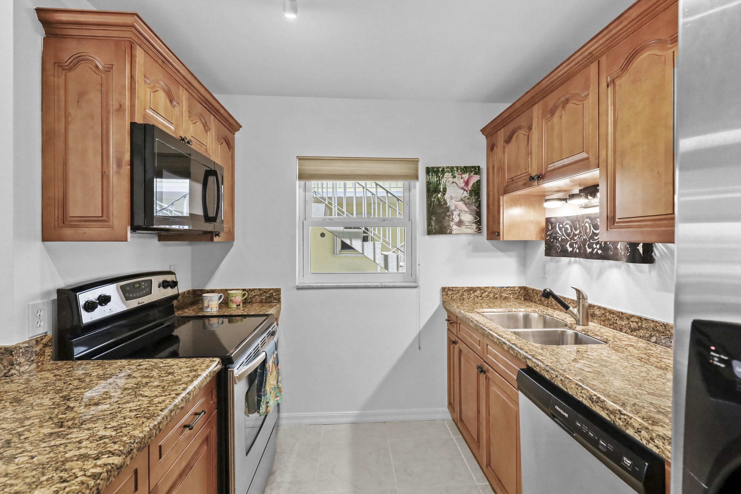 COLONNADES CONDOMINIUM NO 1 - Residential