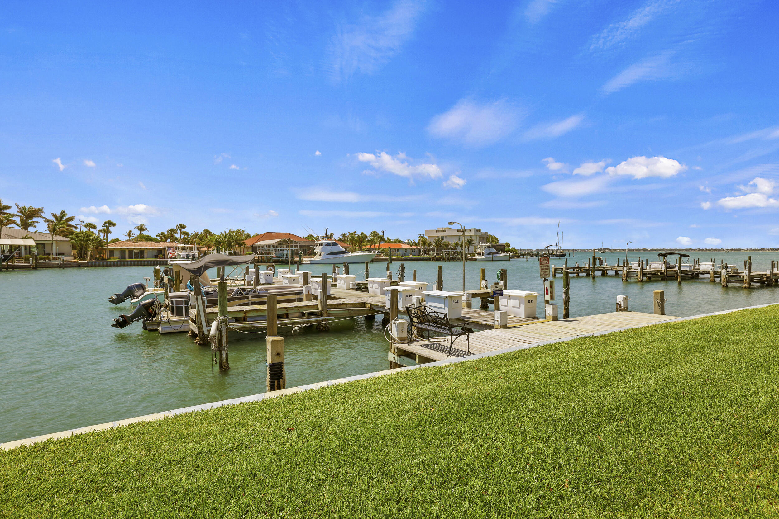 COLONNADES CONDOMINIUM NO 1 - Residential