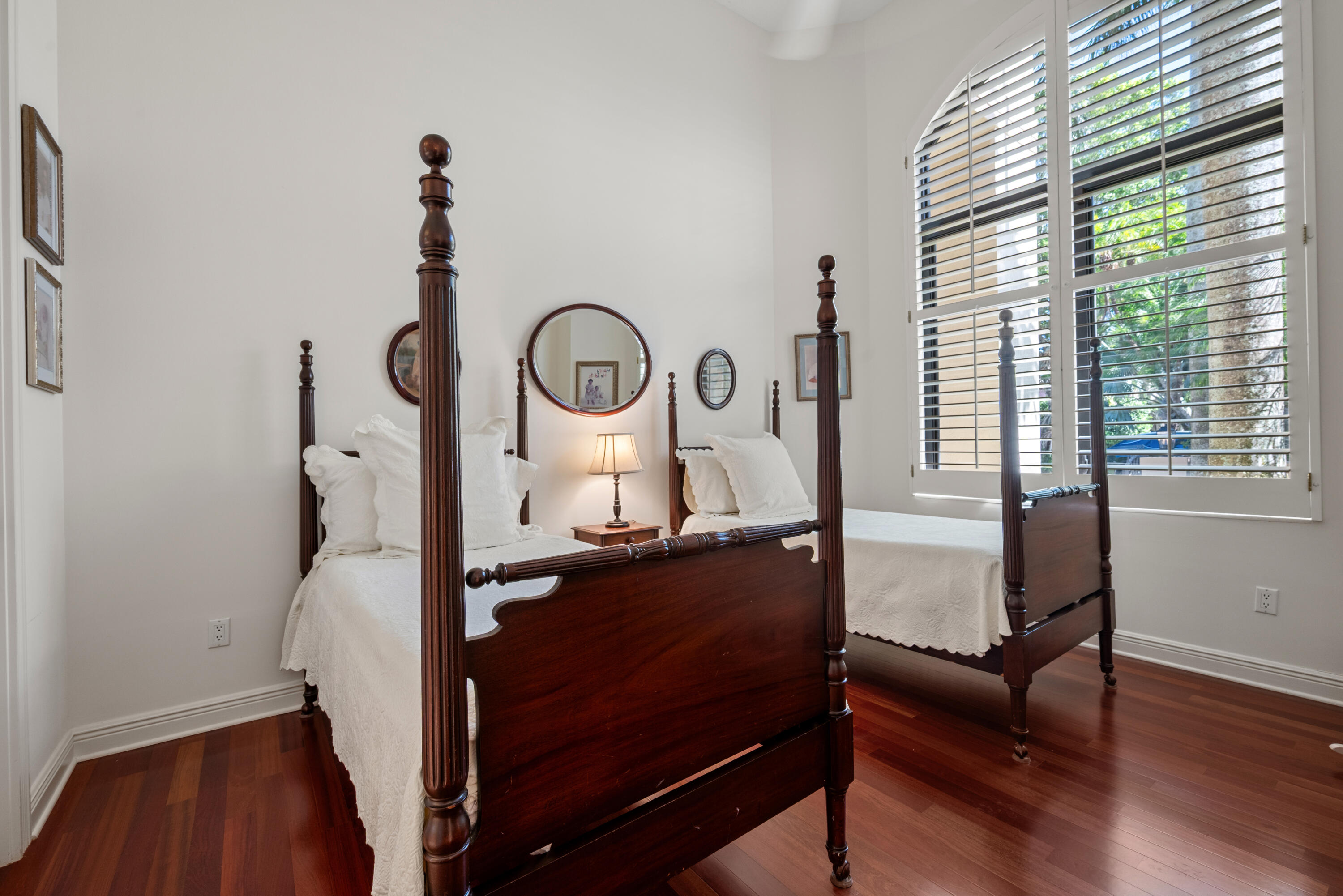 LONG LAKE ESTATES - Residential