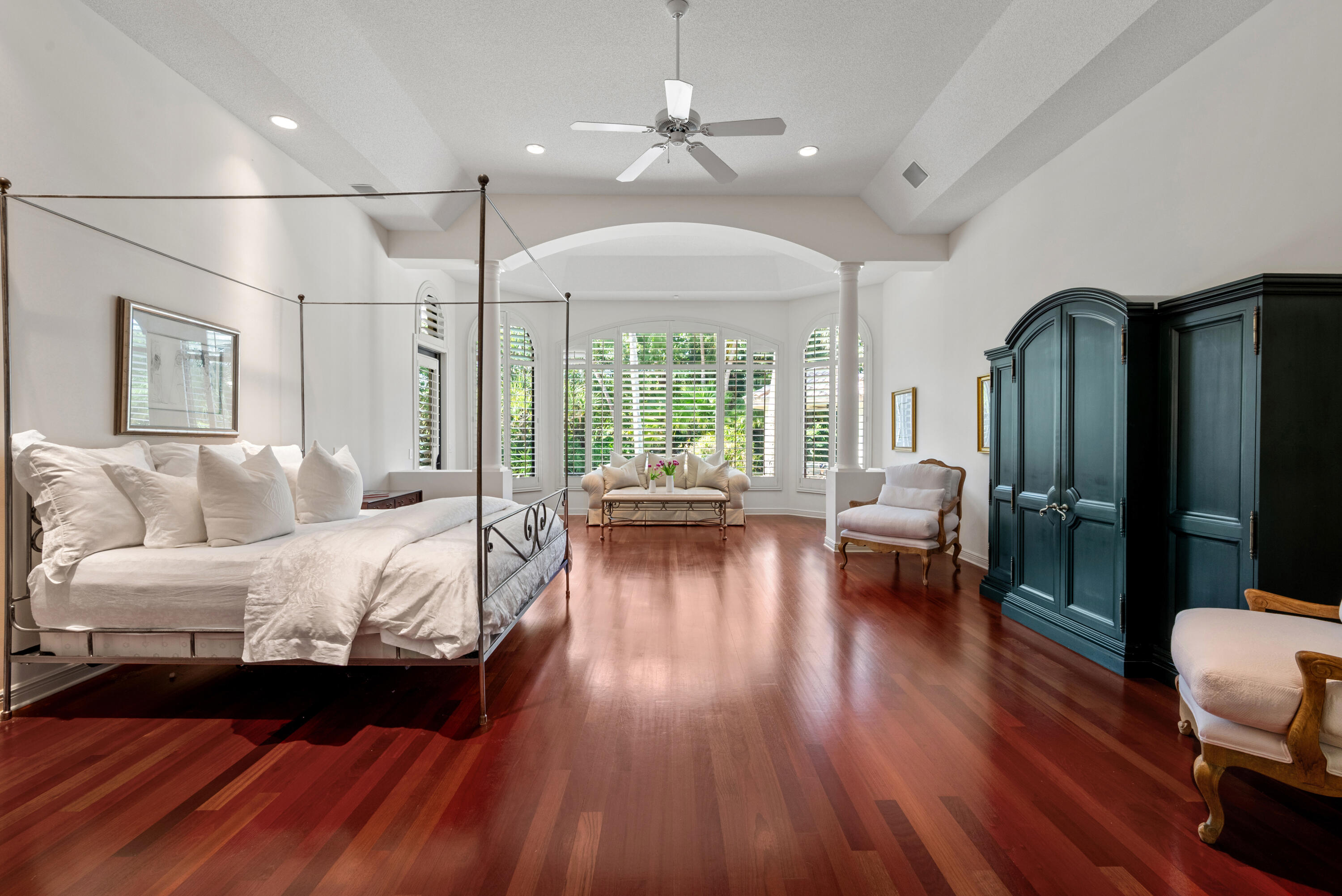 LONG LAKE ESTATES - Residential