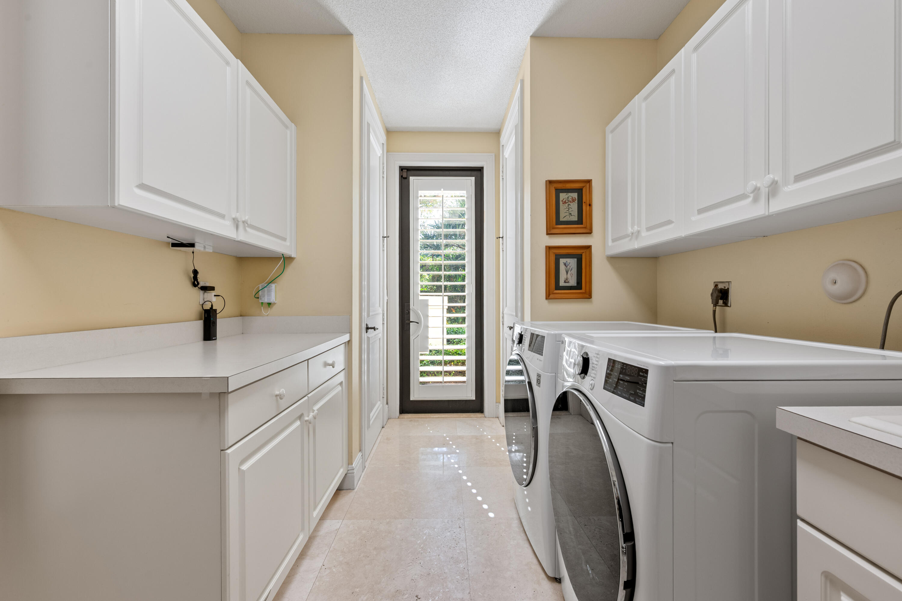 LONG LAKE ESTATES - Residential