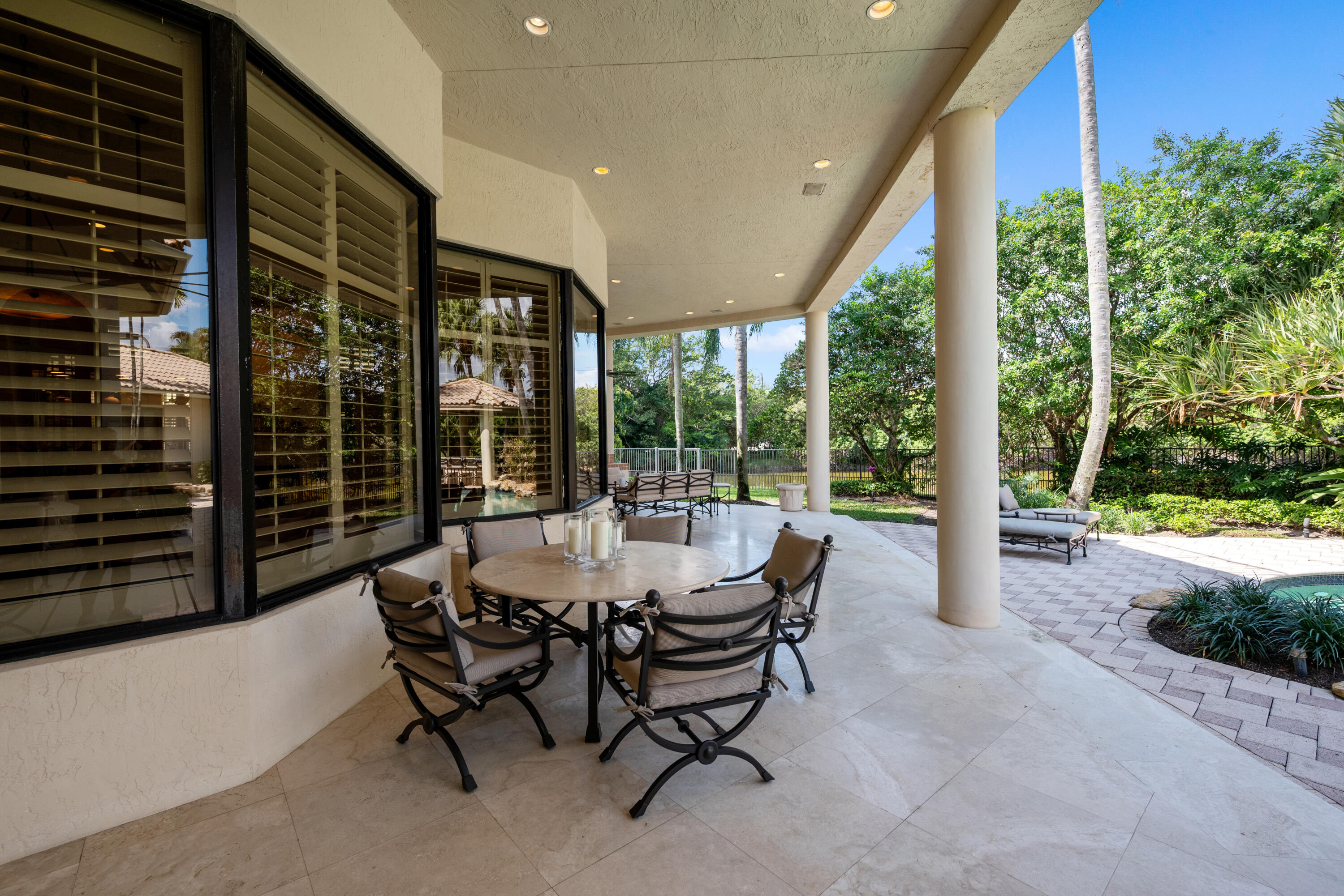 LONG LAKE ESTATES - Residential