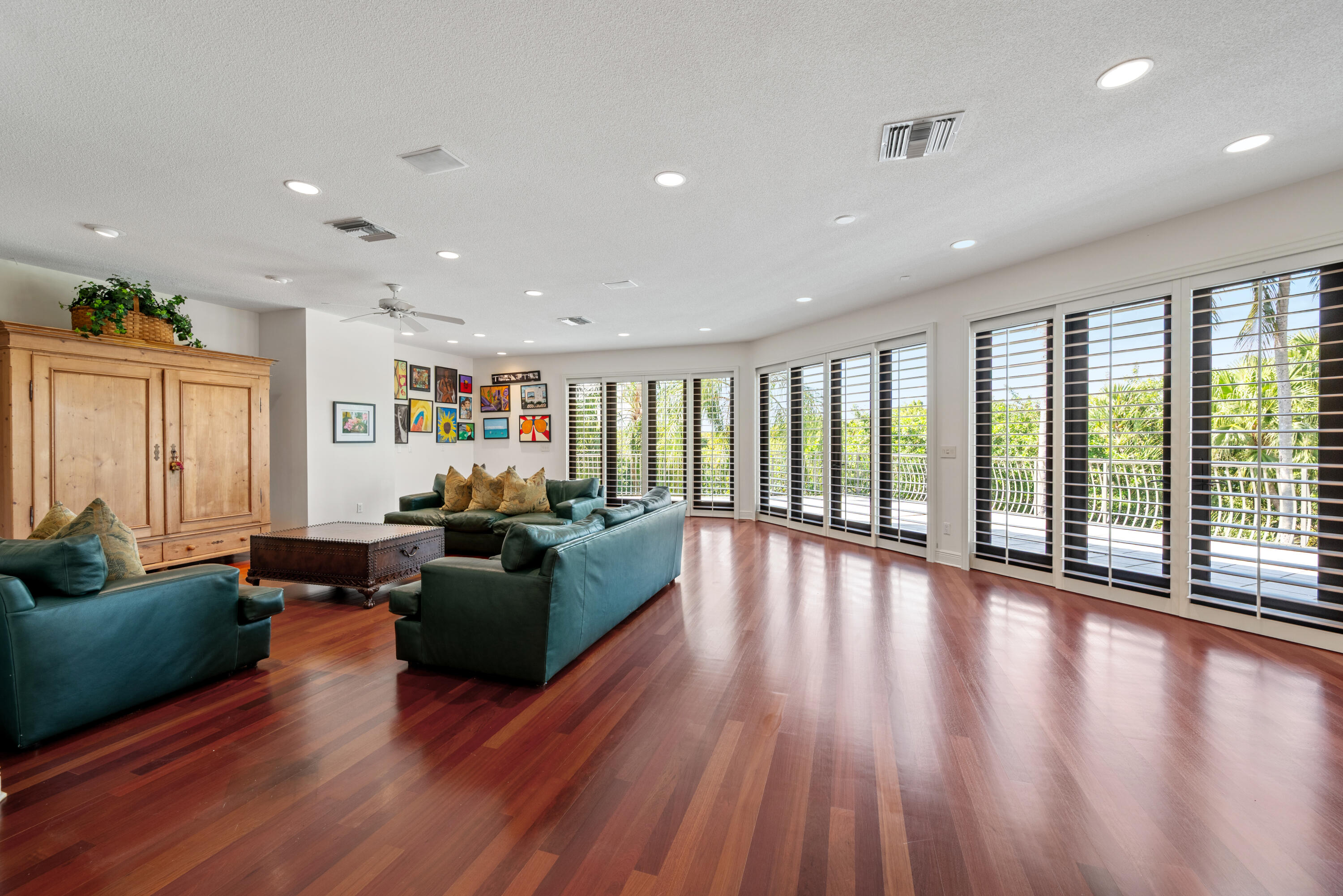 LONG LAKE ESTATES - Residential