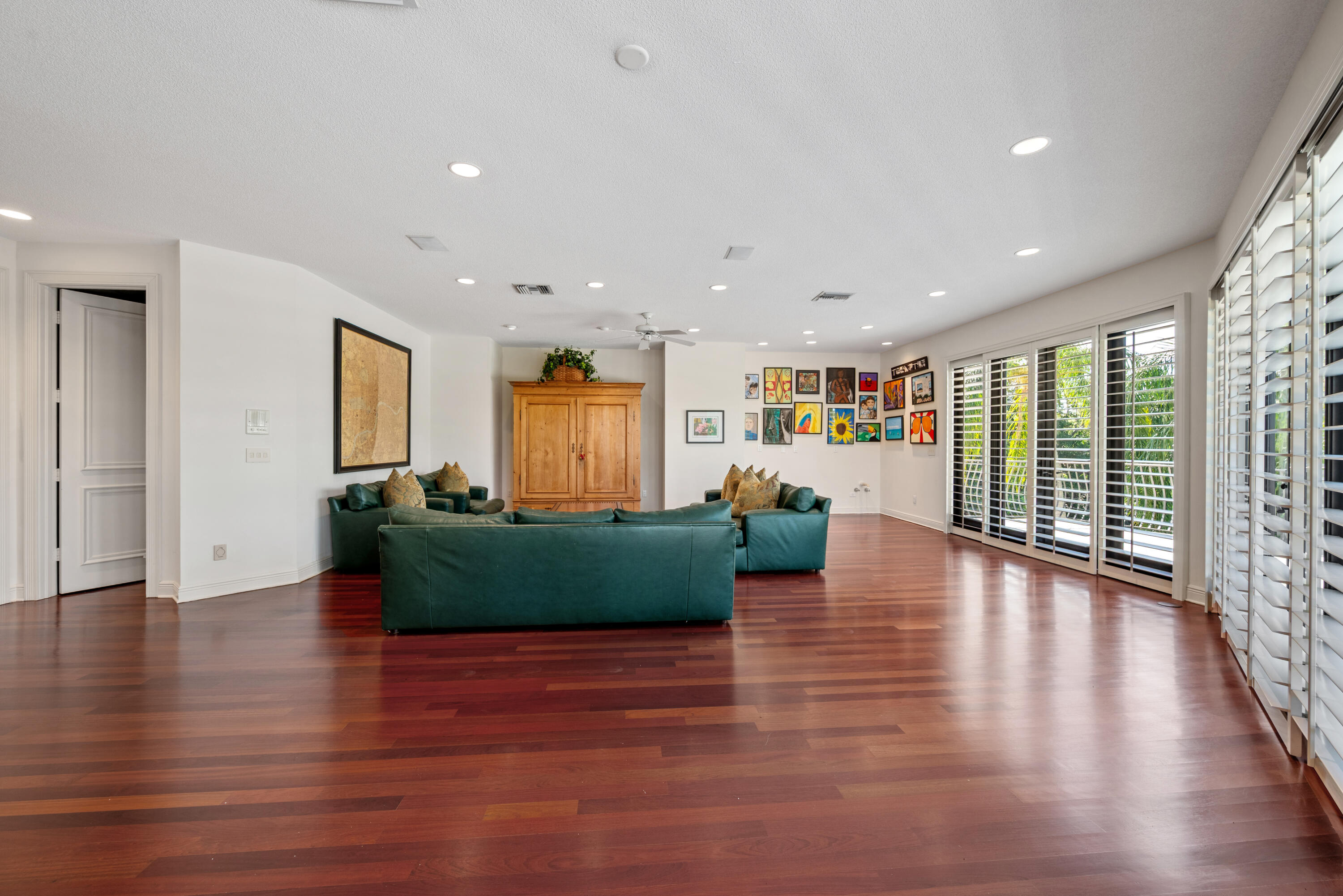 LONG LAKE ESTATES - Residential