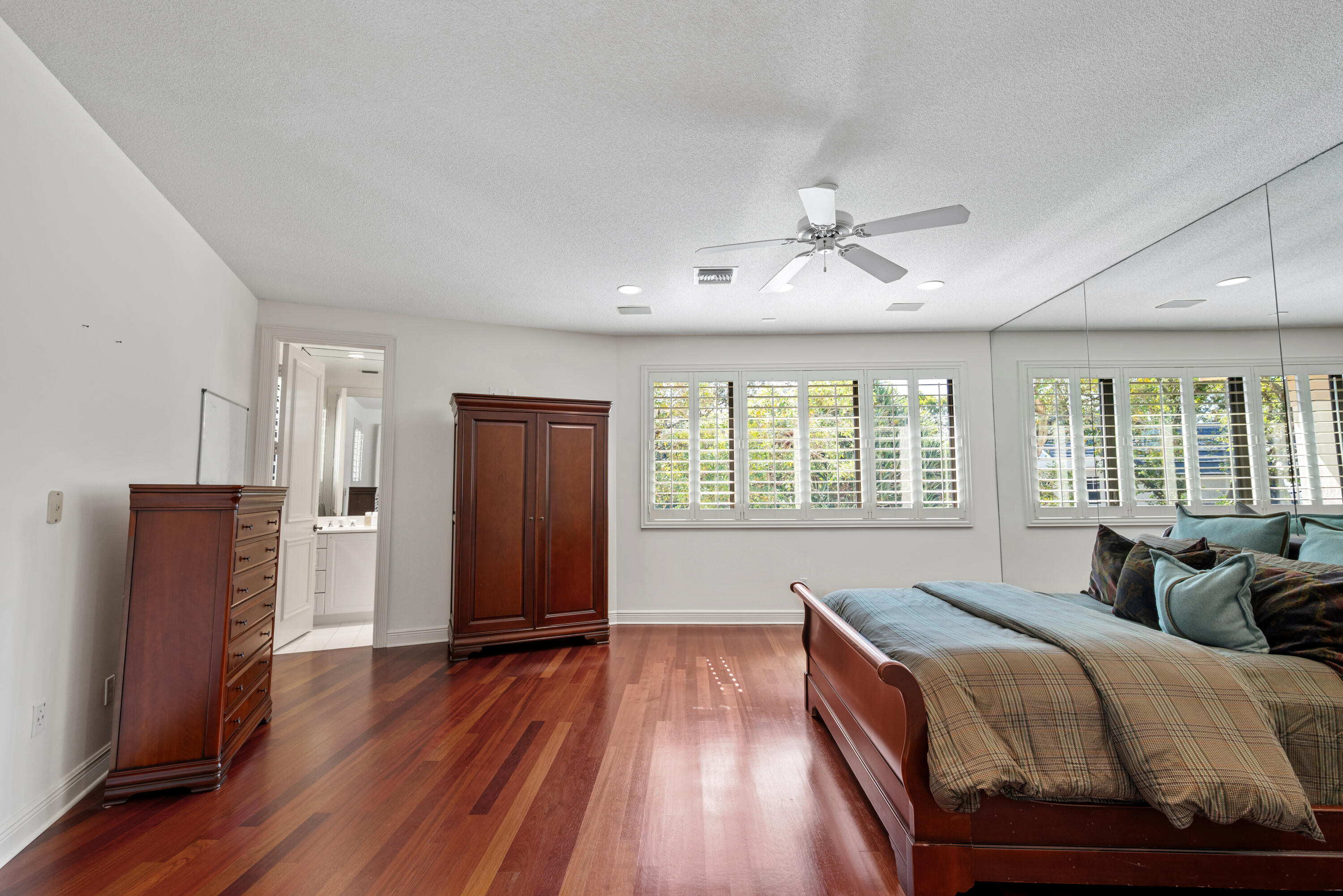 LONG LAKE ESTATES - Residential