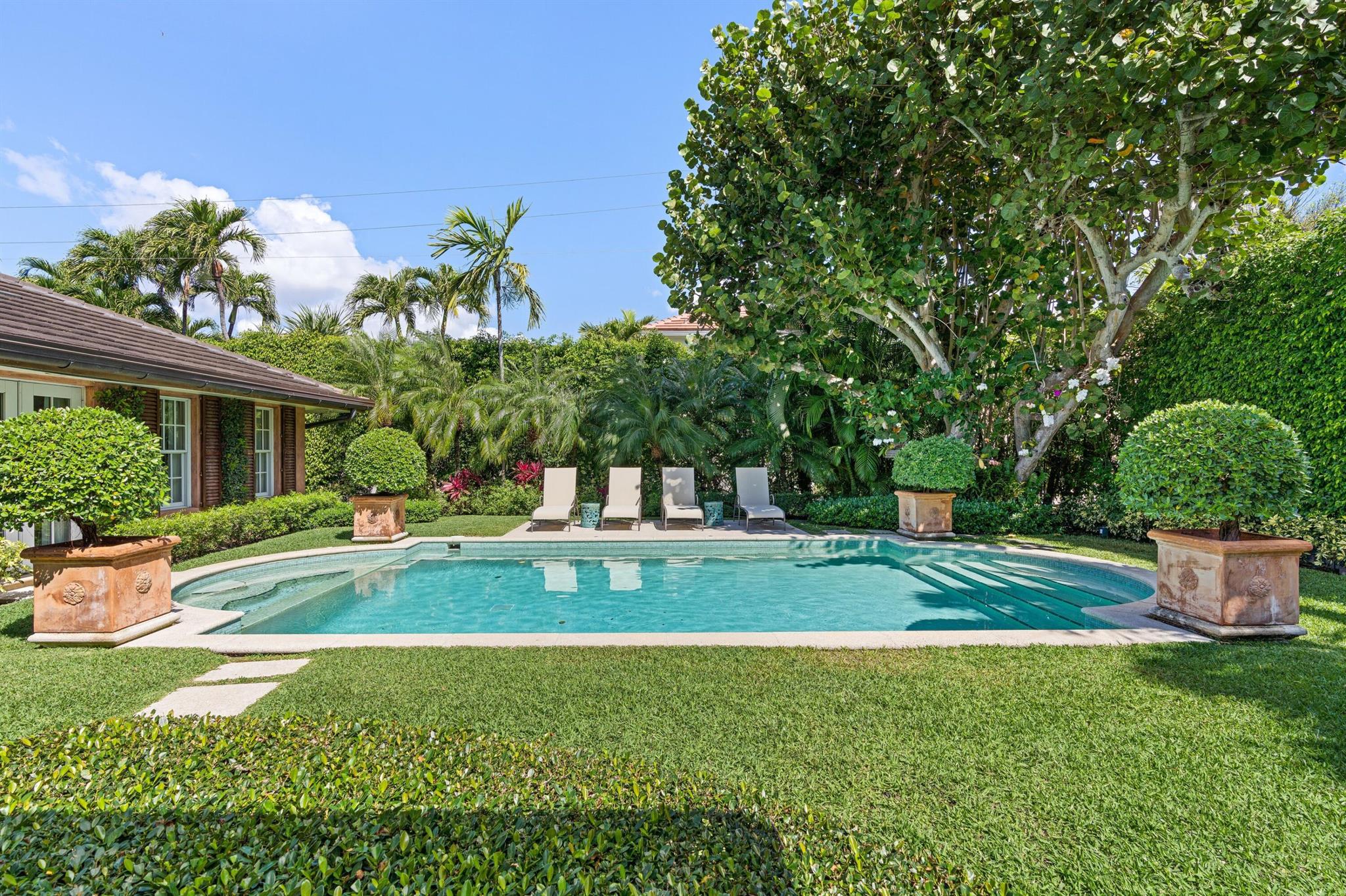 DODGE ESTATES - Residential