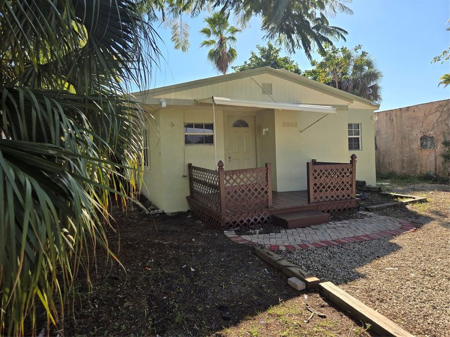 Corner property almost like living in a small house. Right off of 441 and Davie Blvd, close to turnpike and i95. Pets considered. Tile floors. Must have references, and Tenant screening report w/credit and background chk , ID and proof of income. water sewer and trash $50 addl. monthly.