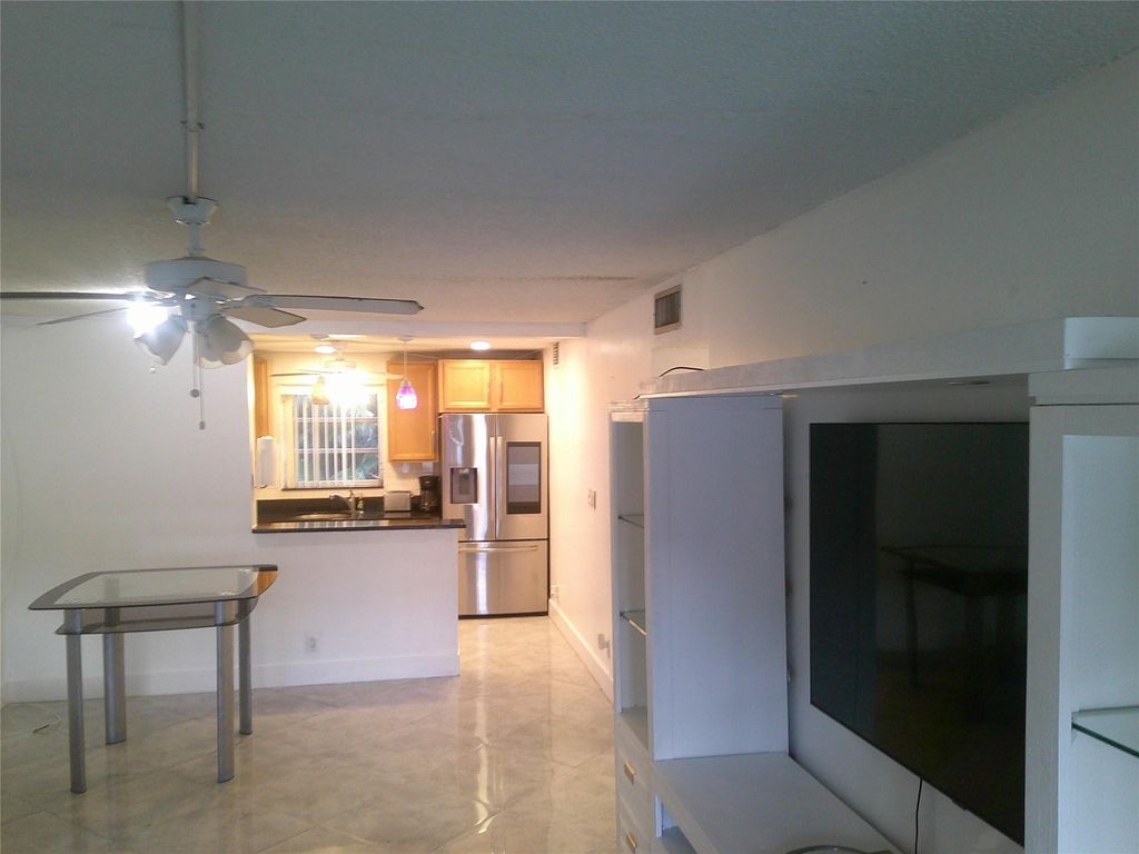 Photo of 5383 SW 40th Avenue #103, Fort Lauderdale, FL 33314 (MLS # F10548971)