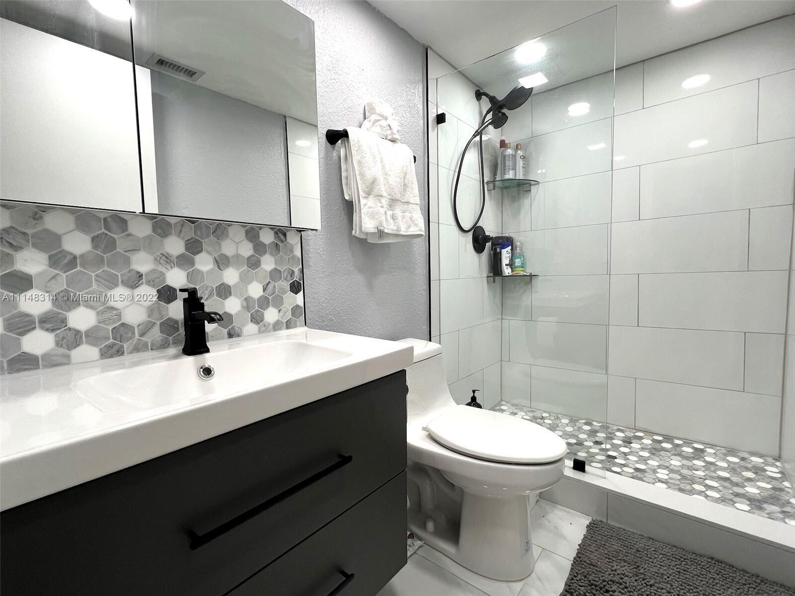 VISCONTI - Residential Lease