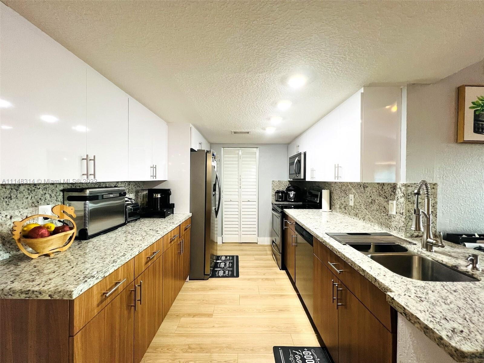 VISCONTI - Residential Lease