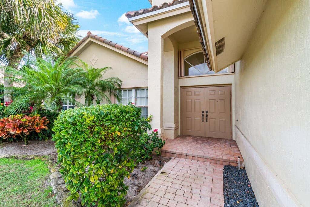 Photo of 7376 Sterling Falls Lane, Boynton Beach, FL 33437 (MLS # R10956332)