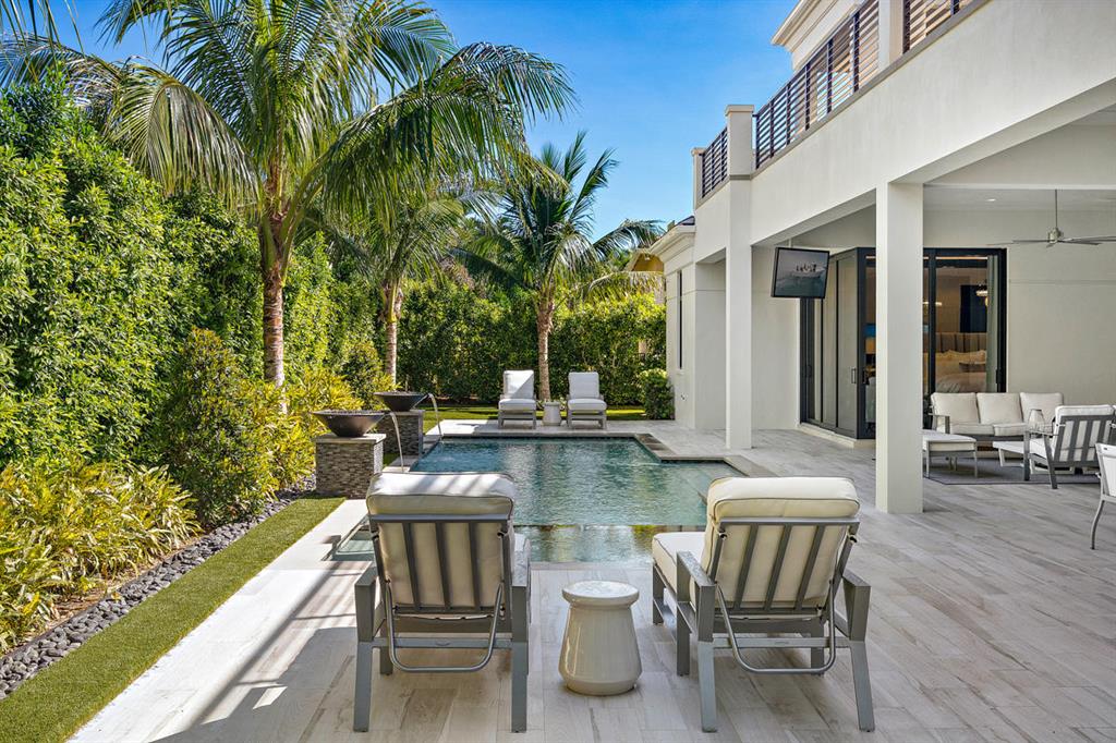 ROYAL PALM YACHT & COUNTRY CLUB - Residential