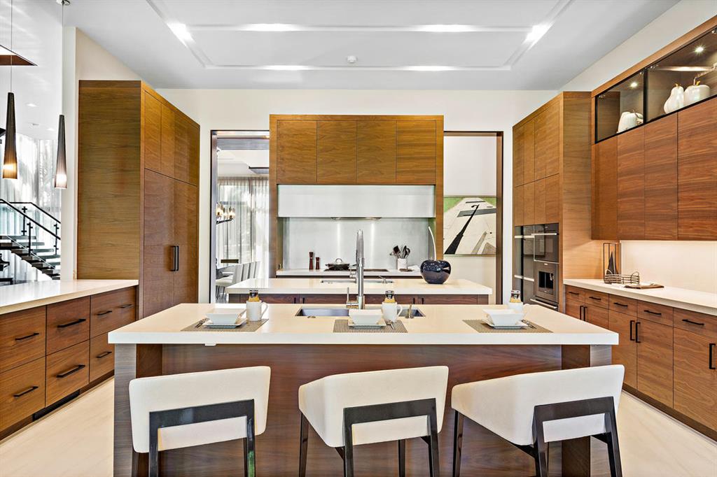 ROYAL PALM YACHT & COUNTRY CLUB - Residential