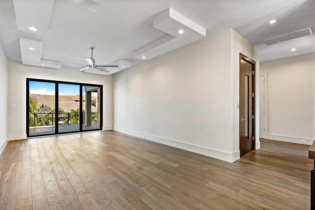 ROYAL PALM YACHT & COUNTRY CLUB - Residential