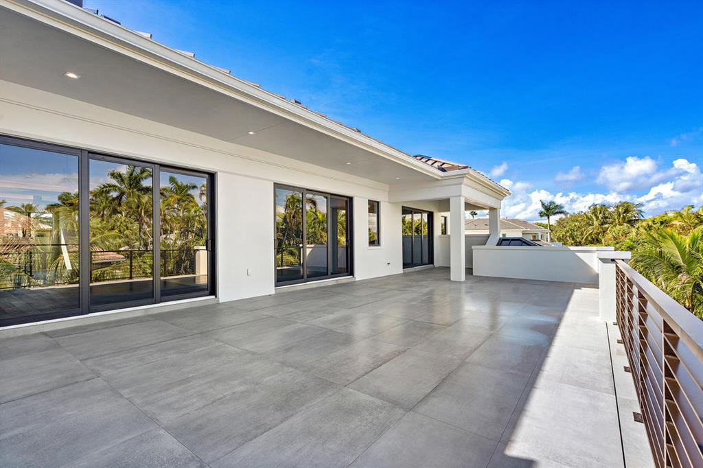 ROYAL PALM YACHT & COUNTRY CLUB - Residential