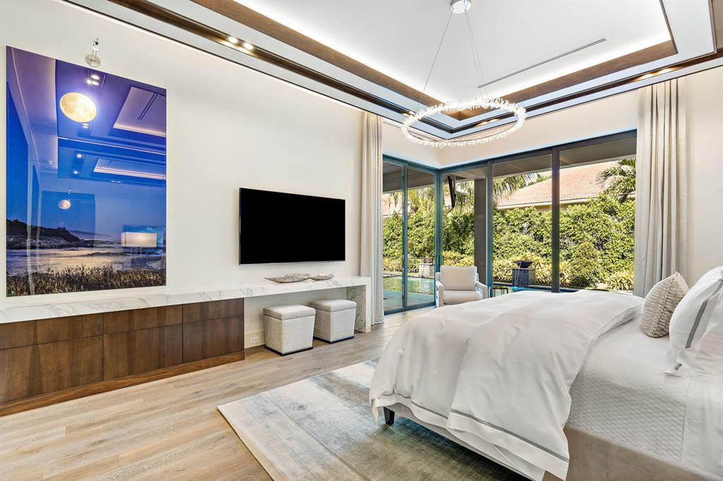 ROYAL PALM YACHT & COUNTRY CLUB - Residential