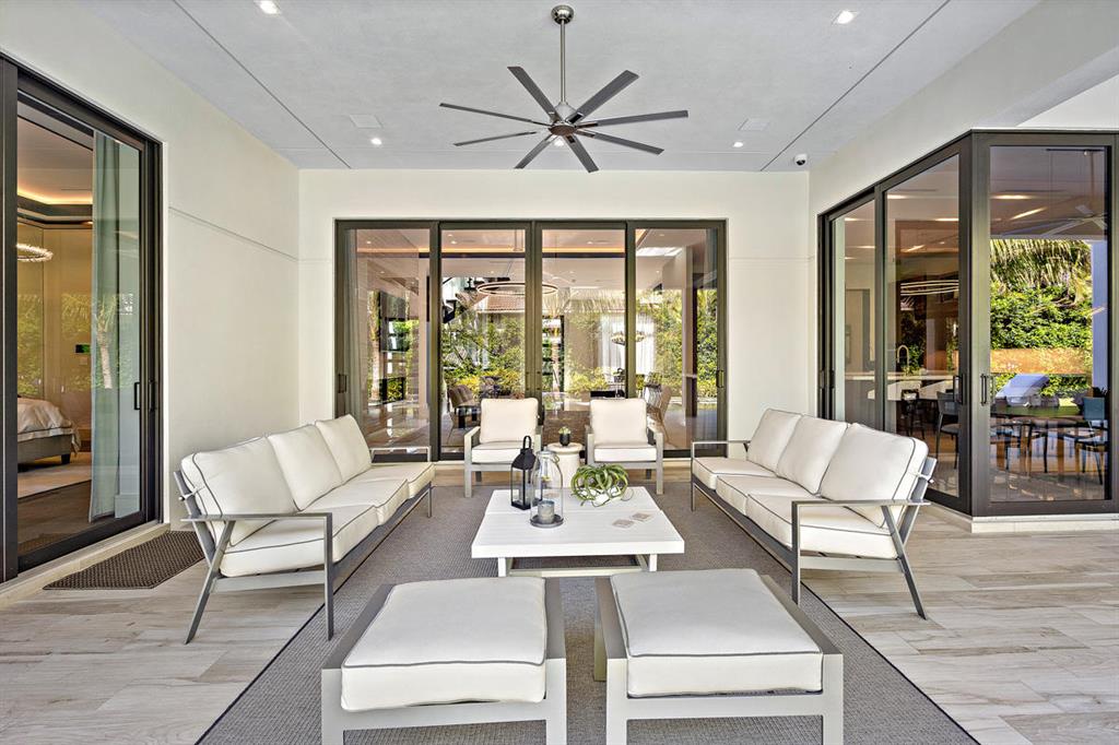 ROYAL PALM YACHT & COUNTRY CLUB - Residential