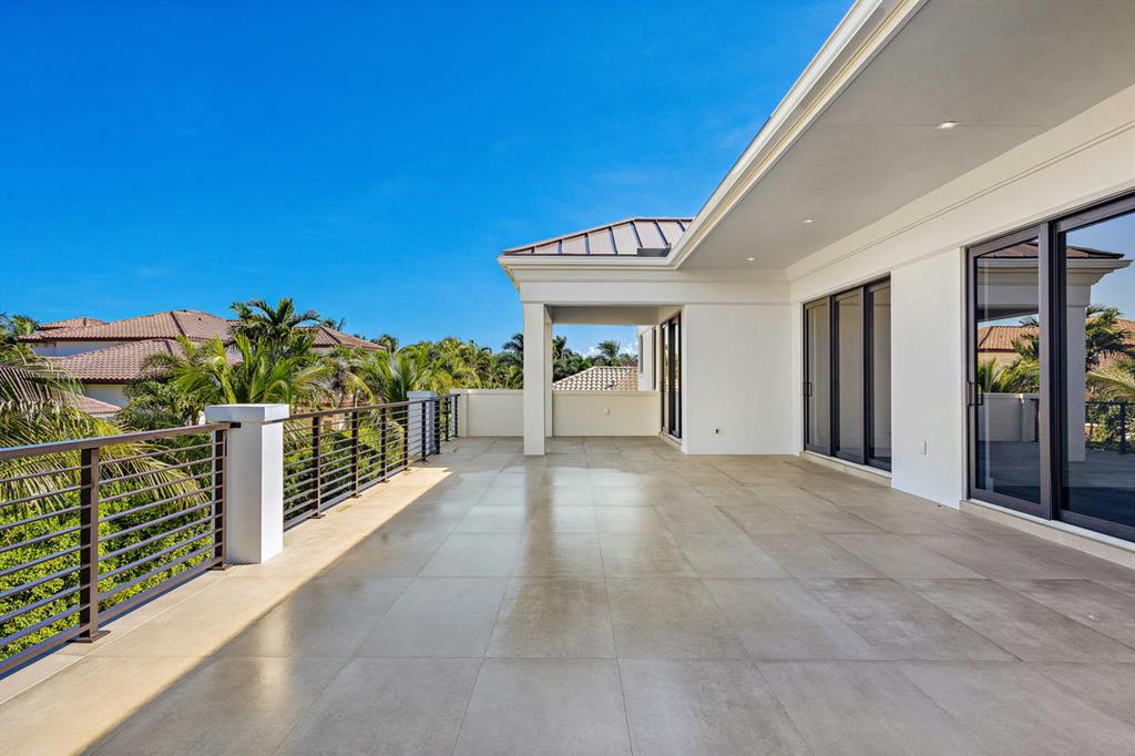 ROYAL PALM YACHT & COUNTRY CLUB - Residential