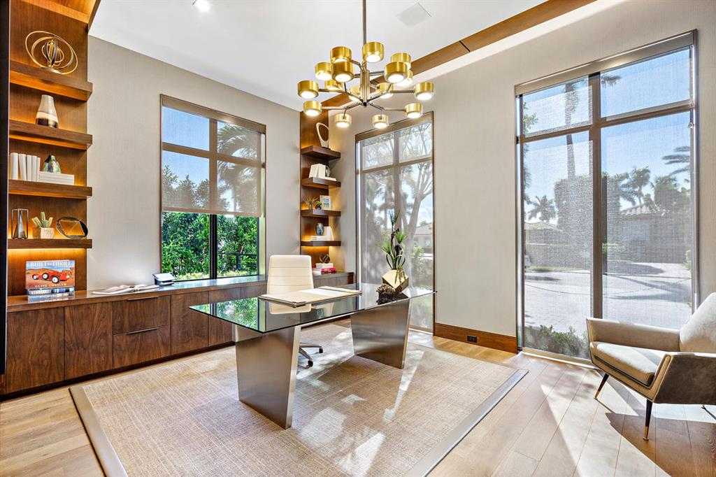 ROYAL PALM YACHT & COUNTRY CLUB - Residential