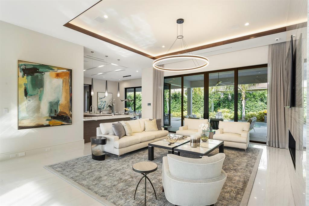 ROYAL PALM YACHT & COUNTRY CLUB - Residential