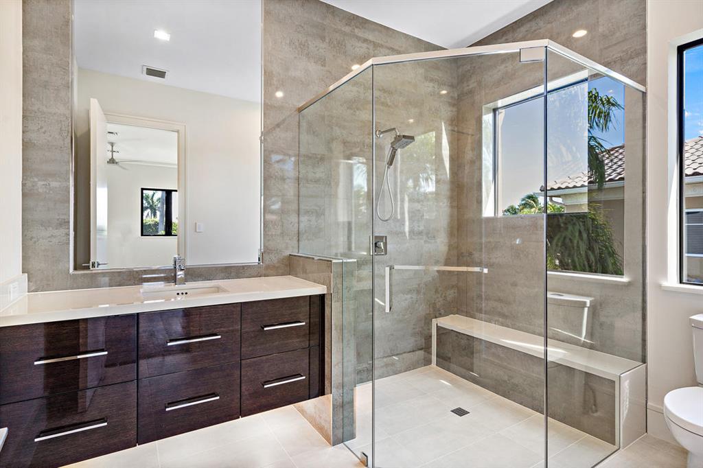 ROYAL PALM YACHT & COUNTRY CLUB - Residential