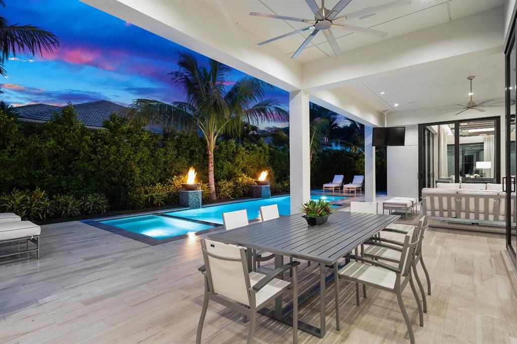 ROYAL PALM YACHT & COUNTRY CLUB - Residential