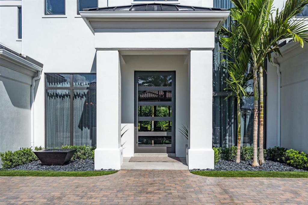 ROYAL PALM YACHT & COUNTRY CLUB - Residential