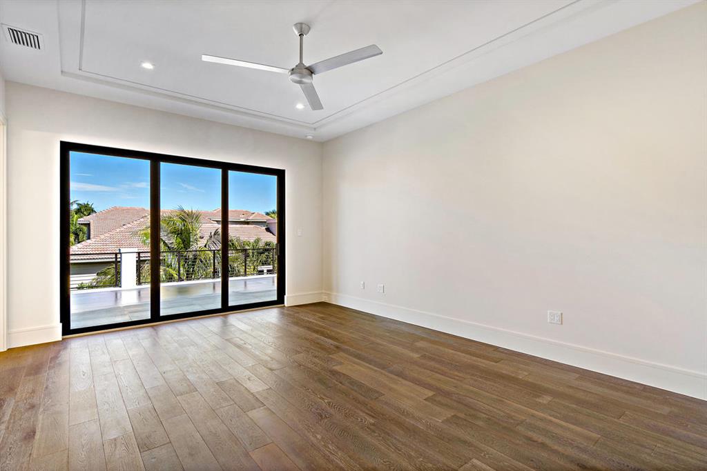 ROYAL PALM YACHT & COUNTRY CLUB - Residential