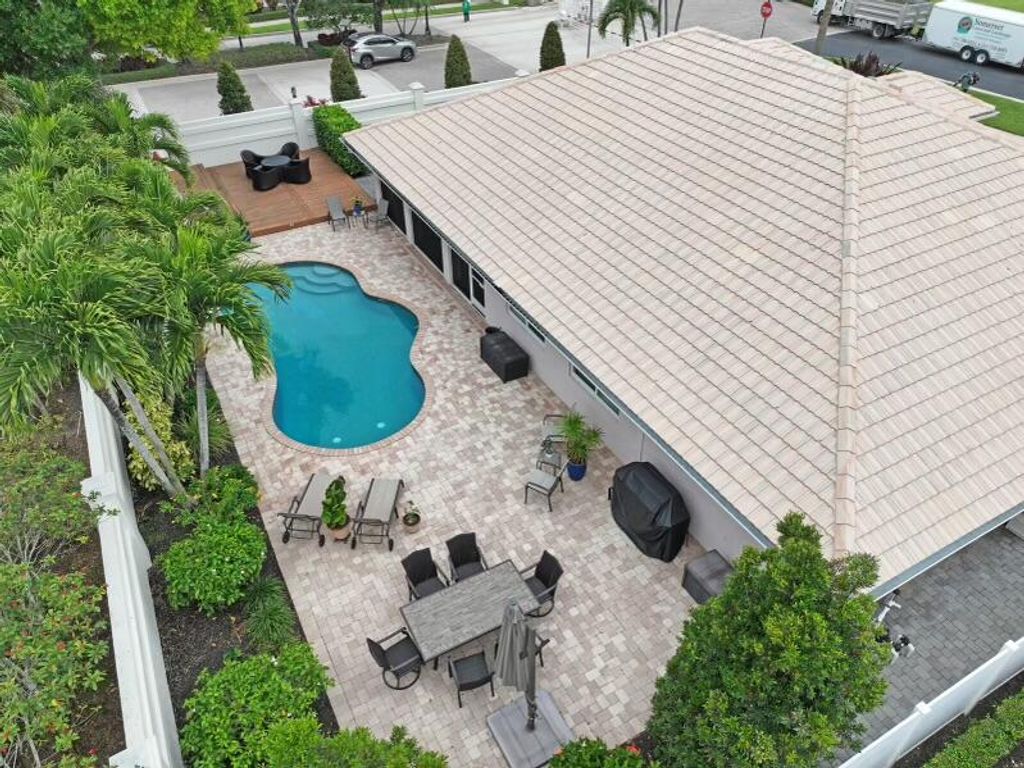 Photo of 9000 Cypress Hollow Drive, Palm Beach Gardens, FL 33418 (MLS # R10983499)