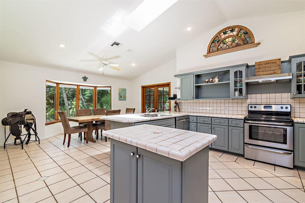 LOXAHATCHEE GROVES - Residential