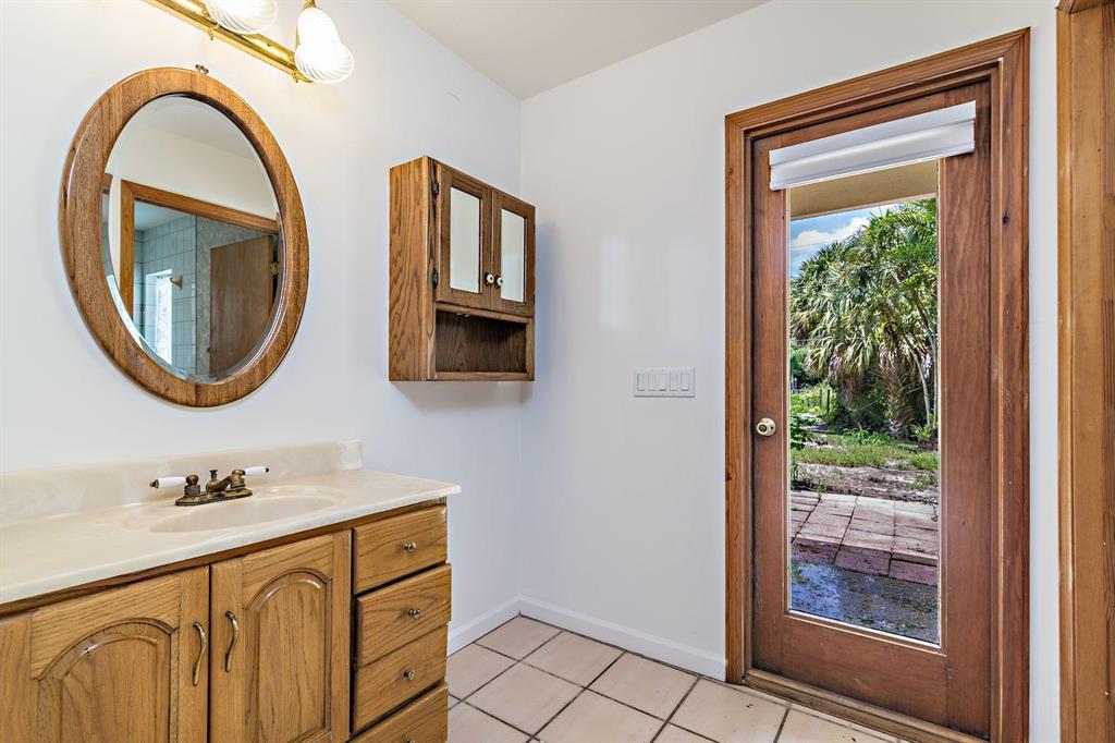 LOXAHATCHEE GROVES - Residential