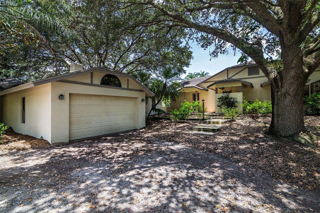 LOXAHATCHEE GROVES - Residential