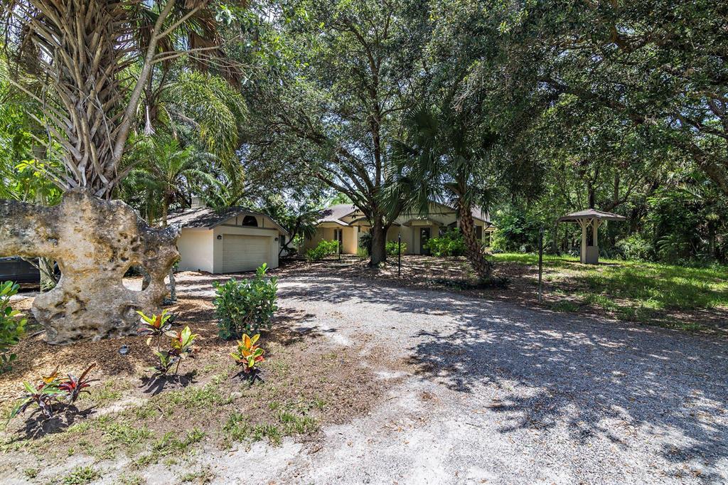 LOXAHATCHEE GROVES - Residential