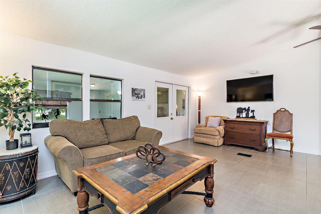 LOXAHATCHEE GROVES - Residential