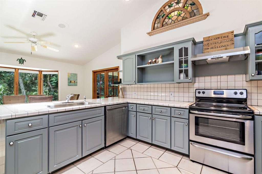 LOXAHATCHEE GROVES - Residential