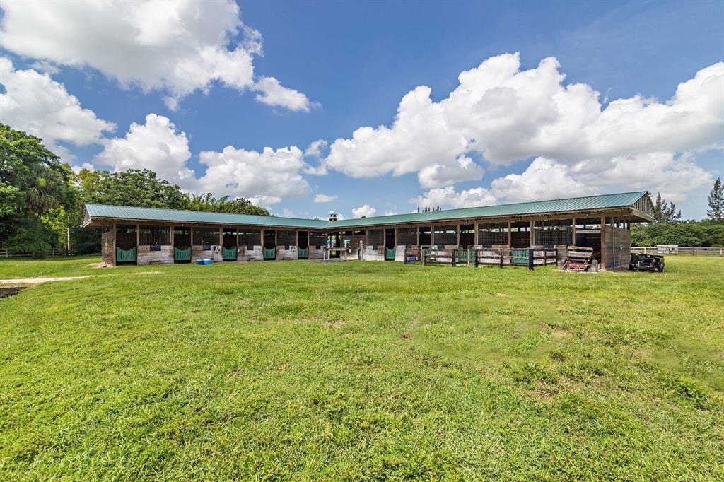 LOXAHATCHEE GROVES - Residential