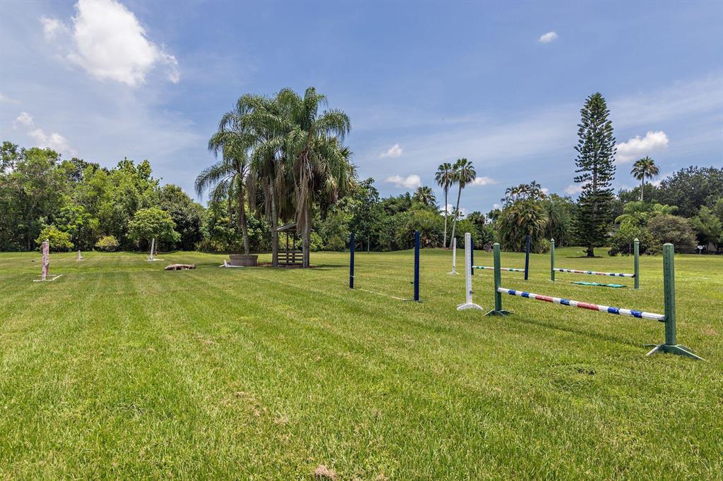LOXAHATCHEE GROVES - Residential