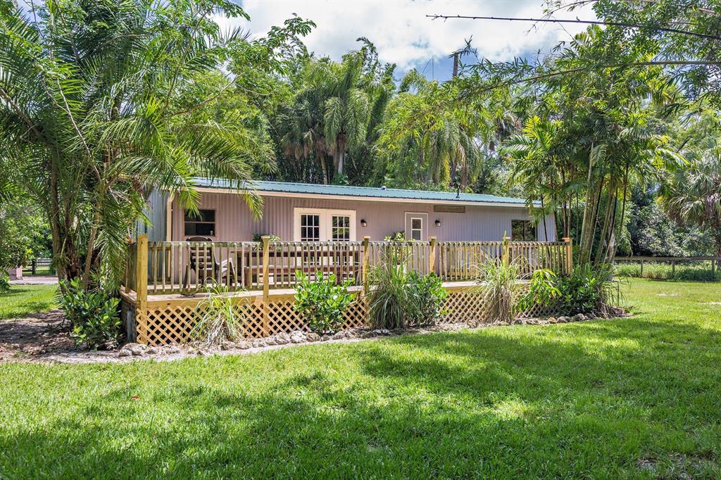 LOXAHATCHEE GROVES - Residential