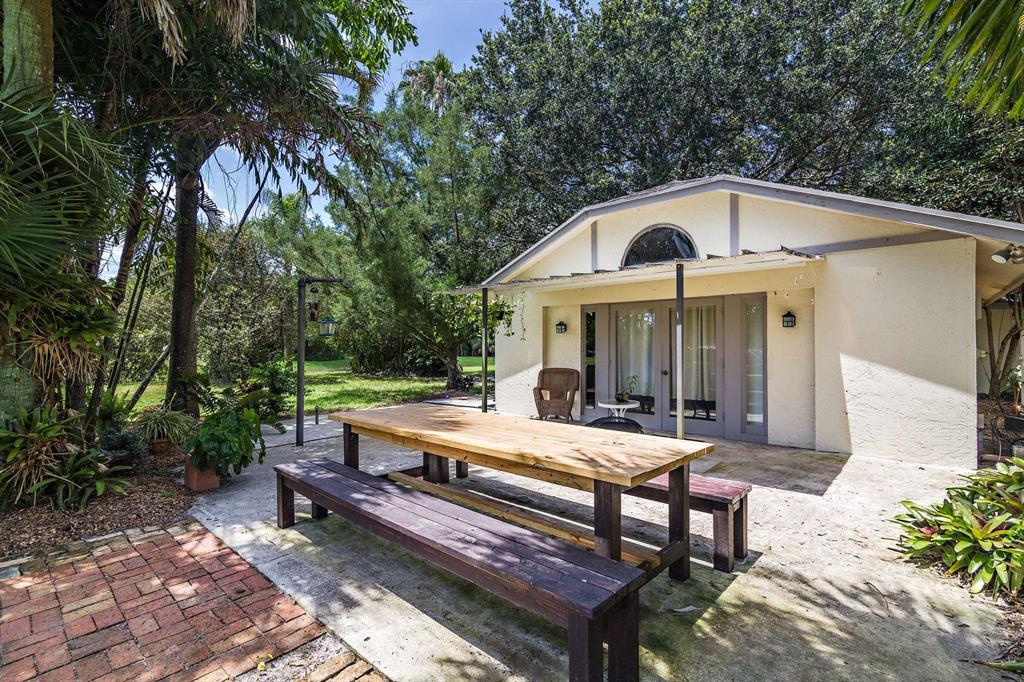 LOXAHATCHEE GROVES - Residential