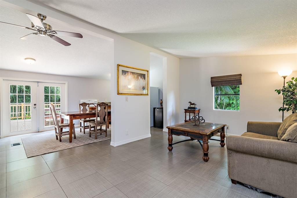 LOXAHATCHEE GROVES - Residential