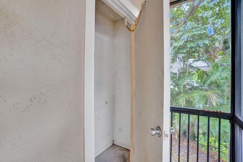 Tiny photo for 2301 N Congress Avenue #27, Boynton Beach, FL 33436 (MLS # B26054079)